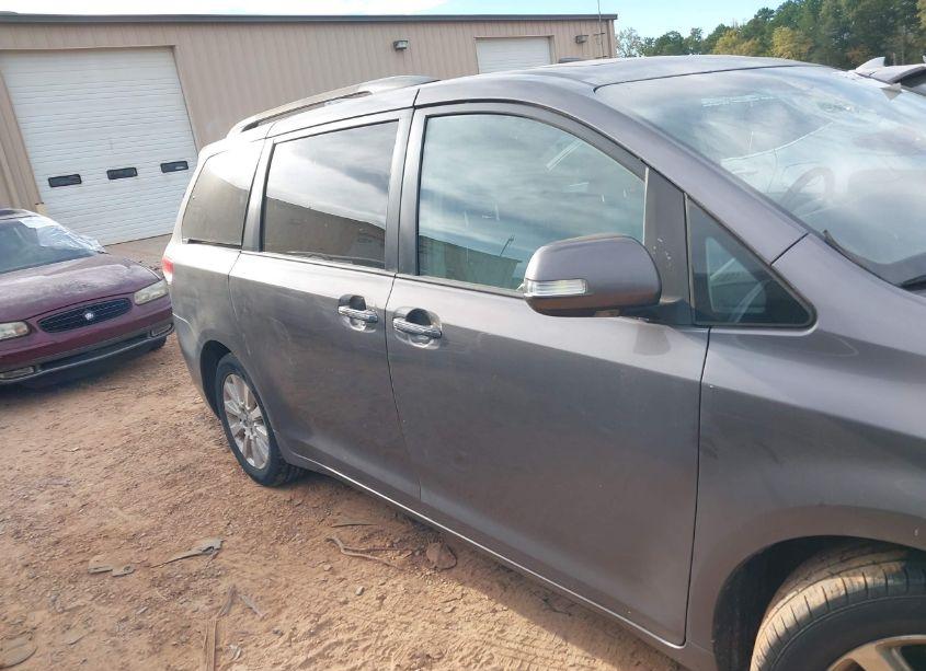 Photo 13 of 2014 Toyota Sienna LIMITED 7 PASSENGER (VIN 5TDDK3DC3ES082487)