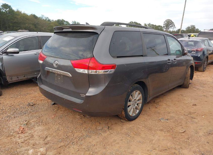 Photo 4 of 2014 Toyota Sienna LIMITED 7 PASSENGER (VIN 5TDDK3DC3ES082487)