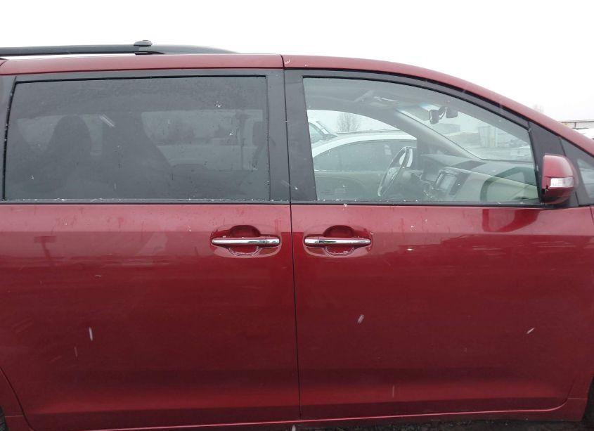 Photo 13 of 2014 Toyota Sienna XLE/LIMITED (VIN 5TDDK3DC3ES089617)