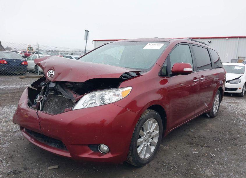 Photo 2 of 2014 Toyota Sienna XLE/LIMITED (VIN 5TDDK3DC3ES089617)