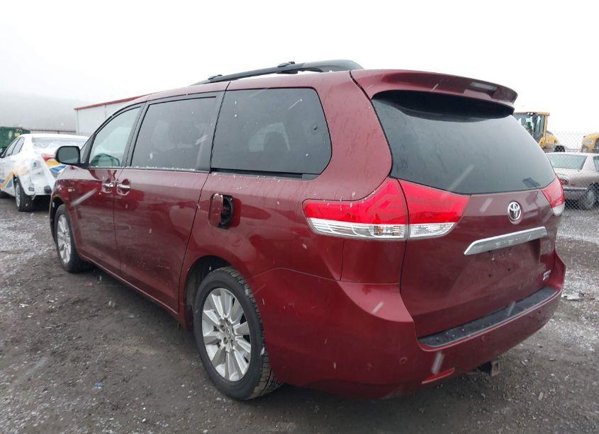 Photo 3 of 2014 Toyota Sienna XLE/LIMITED (VIN 5TDDK3DC3ES089617)