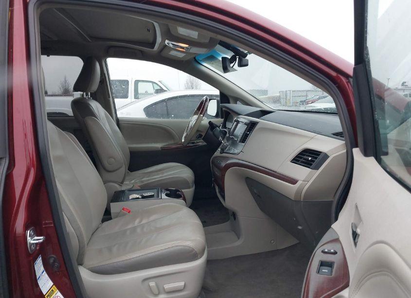 Photo 5 of 2014 Toyota Sienna XLE/LIMITED (VIN 5TDDK3DC3ES089617)