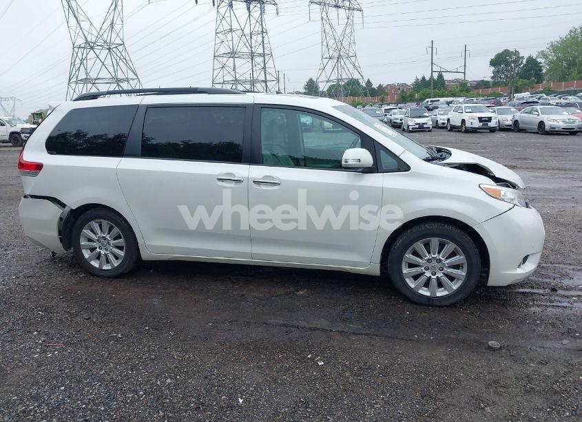 Photo 14 of 2014 Toyota Sienna XLE/LIMITED (VIN 5TDDK3DC4ES081882)