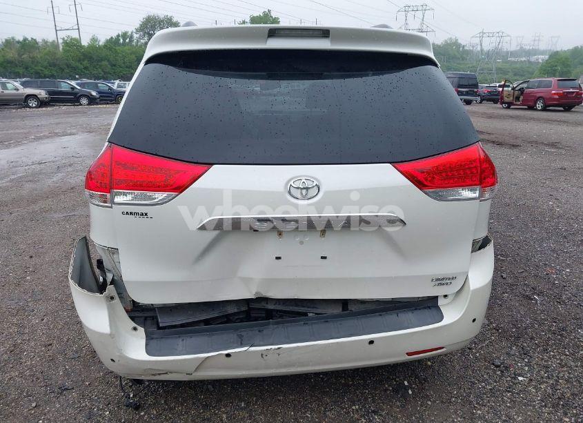 Photo 17 of 2014 Toyota Sienna XLE/LIMITED (VIN 5TDDK3DC4ES081882)