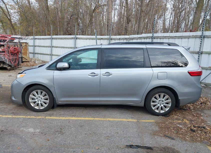Photo 14 of 2015 Toyota Sienna LIMITED PREMIUM 7 PASSENGER (VIN 5TDDK3DC4FS096996)