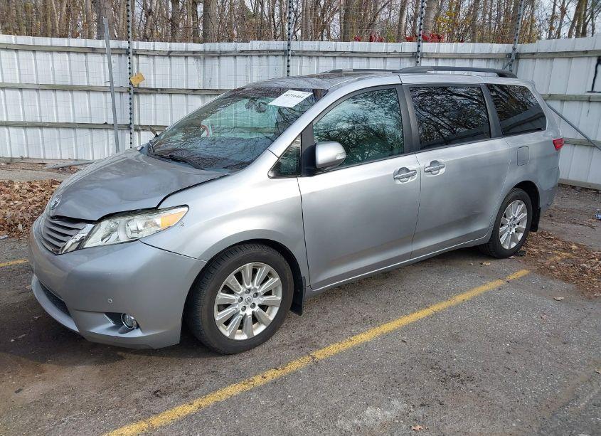 Photo 2 of 2015 Toyota Sienna LIMITED PREMIUM 7 PASSENGER (VIN 5TDDK3DC4FS096996)