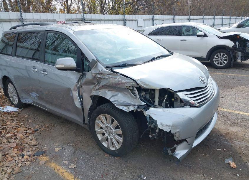 Photo 6 of 2015 Toyota Sienna LIMITED PREMIUM 7 PASSENGER (VIN 5TDDK3DC4FS096996)