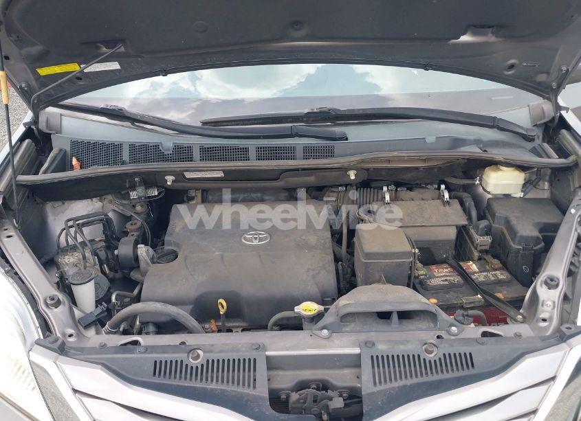 Photo 10 of 2015 Toyota Sienna XLE PREMIUM 7 PASSENGER (VIN 5TDDK3DC4FS113277)