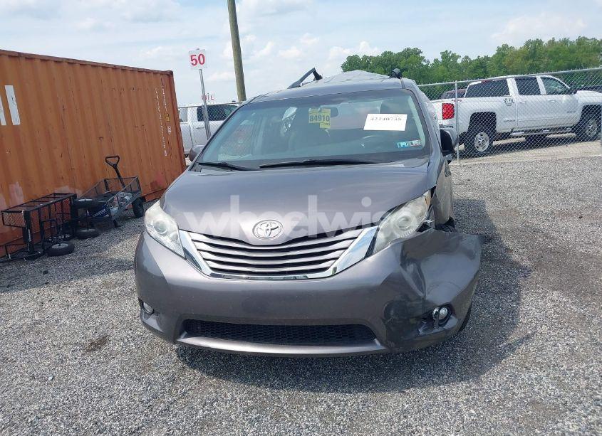 Photo 12 of 2015 Toyota Sienna XLE PREMIUM 7 PASSENGER (VIN 5TDDK3DC4FS113277)