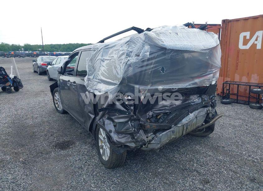 Photo 3 of 2015 Toyota Sienna XLE PREMIUM 7 PASSENGER (VIN 5TDDK3DC4FS113277)