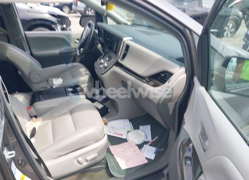 Photo 5 of 2015 Toyota Sienna XLE PREMIUM 7 PASSENGER (VIN 5TDDK3DC4FS113277)