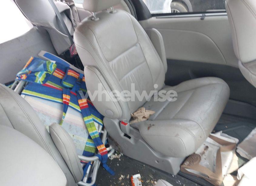 Photo 8 of 2015 Toyota Sienna XLE PREMIUM 7 PASSENGER (VIN 5TDDK3DC4FS113277)