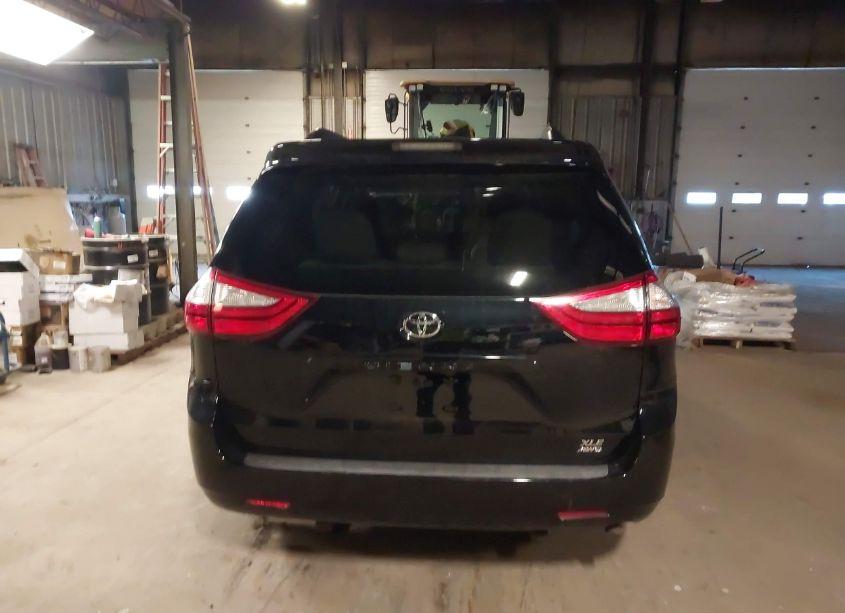 Photo 16 of 2015 Toyota Sienna XLE 7 PASSENGER (VIN 5TDDK3DC4FS124229)