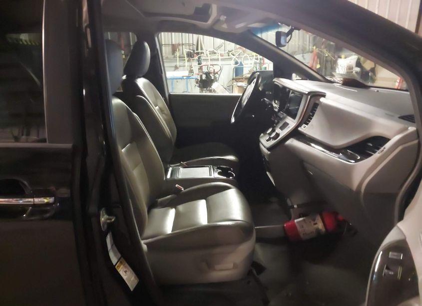 Photo 5 of 2015 Toyota Sienna XLE 7 PASSENGER (VIN 5TDDK3DC4FS124229)