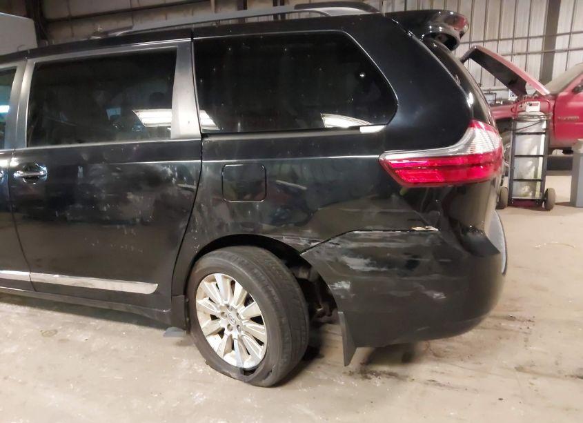 Photo 6 of 2015 Toyota Sienna XLE 7 PASSENGER (VIN 5TDDK3DC4FS124229)