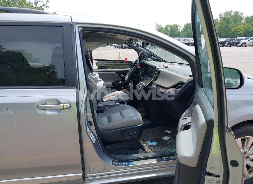 Photo 5 of 2016 Toyota Sienna LIMITED PREMIUM 7 PASSENGER (VIN 5TDDK3DC4GS139010)