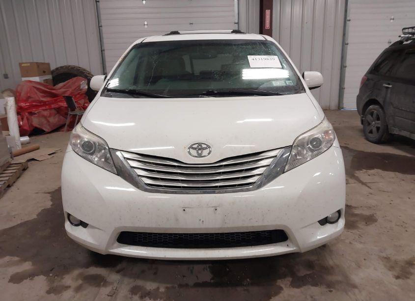 Photo 12 of 2011 Toyota Sienna XLE (VIN 5TDDK3DC5BS005535)