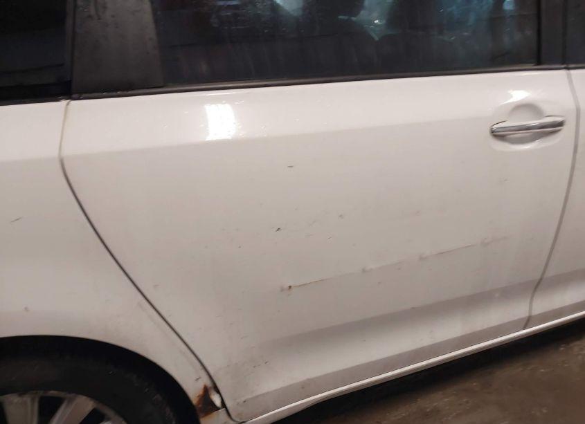 Photo 6 of 2011 Toyota Sienna XLE (VIN 5TDDK3DC5BS005535)