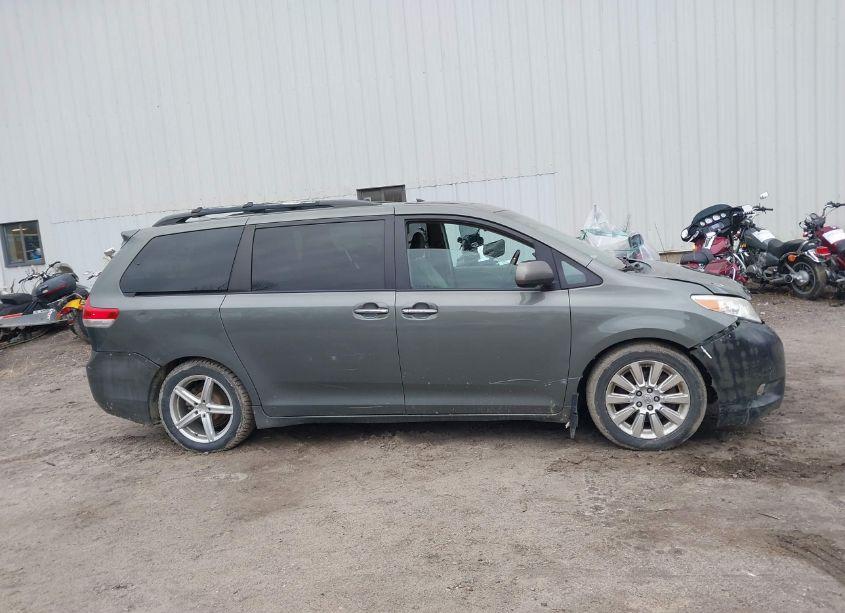 Photo 13 of 2011 Toyota Sienna XLE/LIMITED (VIN 5TDDK3DC5BS019368)