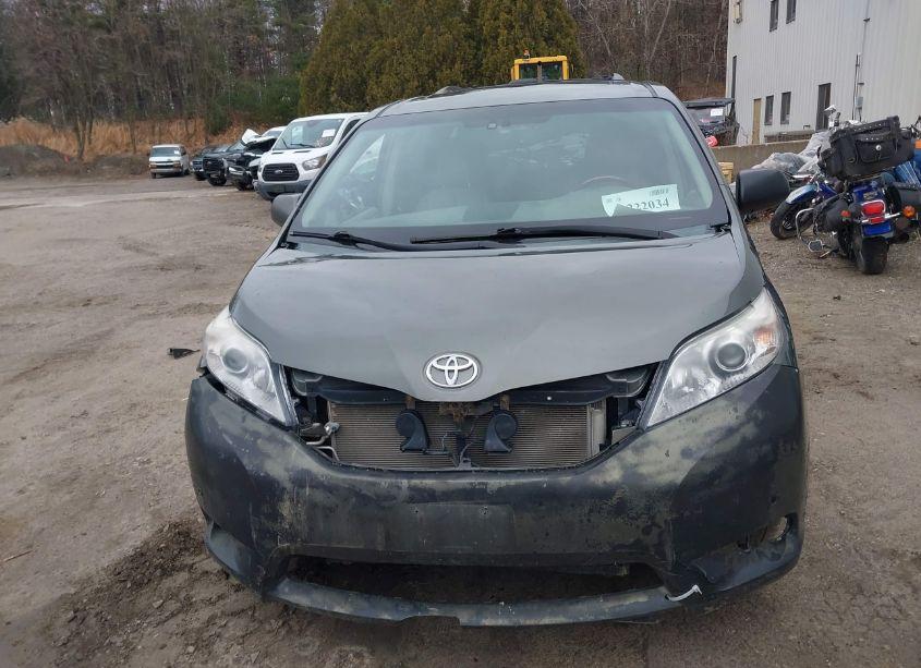 Photo 6 of 2011 Toyota Sienna XLE/LIMITED (VIN 5TDDK3DC5BS019368)