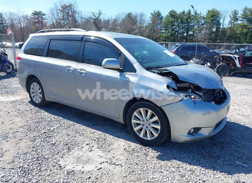 2012 Toyota Sienna XLE 7 PASSENGER (VIN 5TDDK3DC5CS031019) main photo