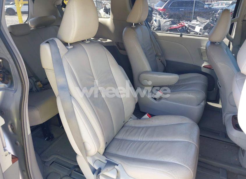 Photo 8 of 2012 Toyota Sienna XLE 7 PASSENGER (VIN 5TDDK3DC5CS031019)