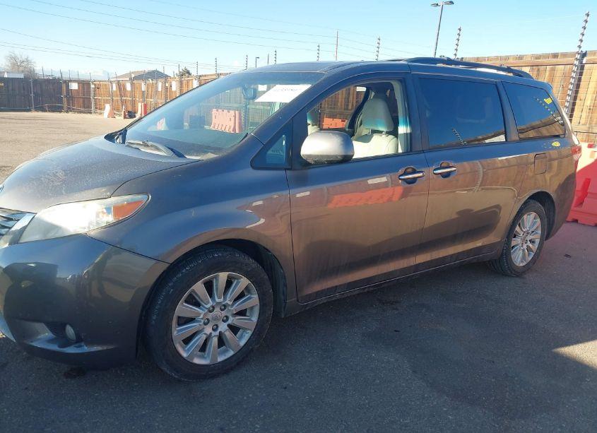 Photo 14 of 2012 Toyota Sienna XLE/LIMITED (VIN 5TDDK3DC5CS034129)