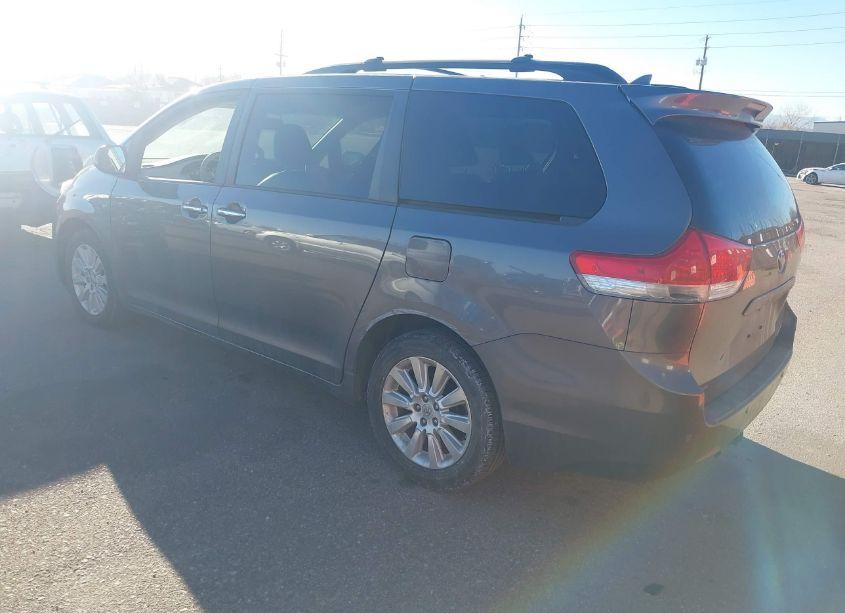 Photo 3 of 2012 Toyota Sienna XLE/LIMITED (VIN 5TDDK3DC5CS034129)