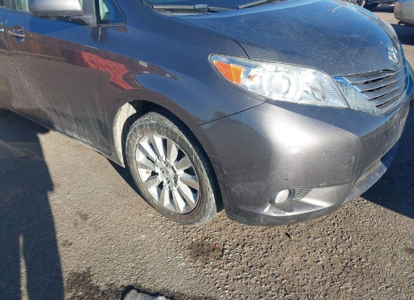 Photo 6 of 2012 Toyota Sienna XLE/LIMITED (VIN 5TDDK3DC5CS034129)