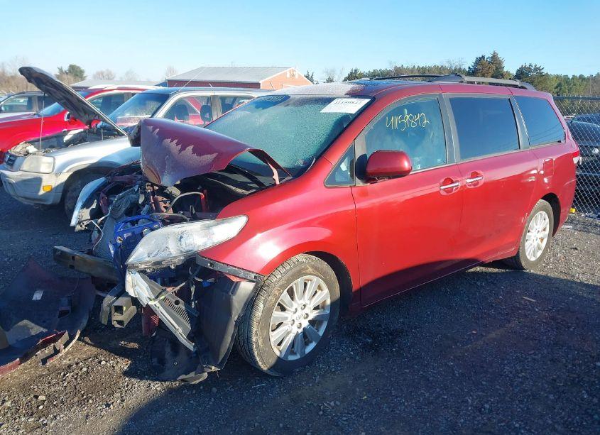 Photo 2 of 2012 Toyota Sienna XLE/LIMITED (VIN 5TDDK3DC5CS039640)