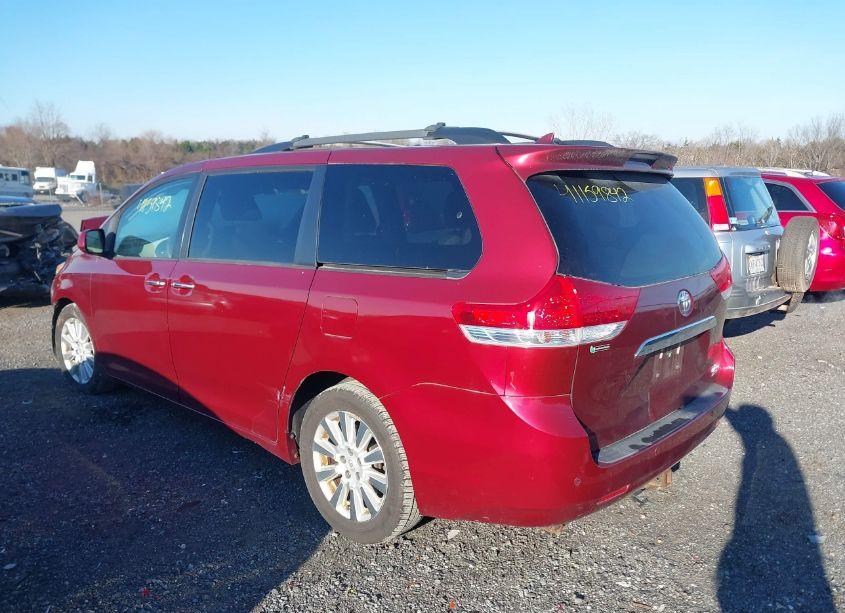 Photo 3 of 2012 Toyota Sienna XLE/LIMITED (VIN 5TDDK3DC5CS039640)