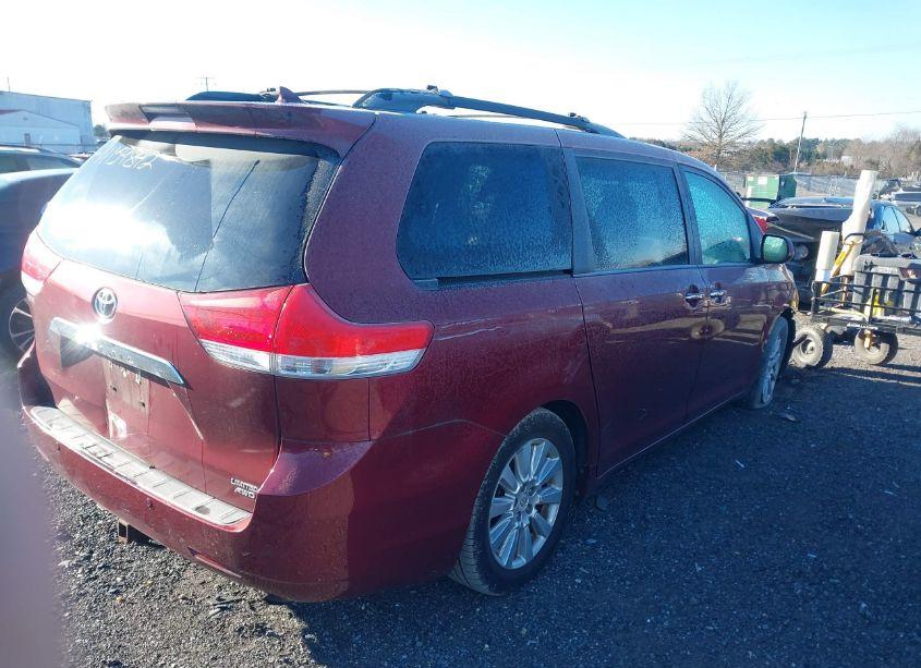 Photo 4 of 2012 Toyota Sienna XLE/LIMITED (VIN 5TDDK3DC5CS039640)