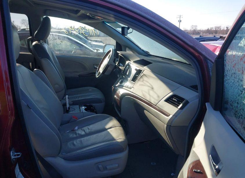 Photo 5 of 2012 Toyota Sienna XLE/LIMITED (VIN 5TDDK3DC5CS039640)