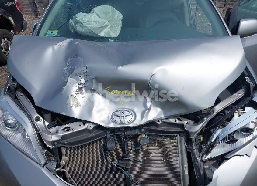 Photo 10 of 2012 Toyota Sienna XLE 7 PASSENGER (VIN 5TDDK3DC5CS044692)