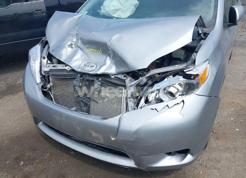 Photo 6 of 2012 Toyota Sienna XLE 7 PASSENGER (VIN 5TDDK3DC5CS044692)