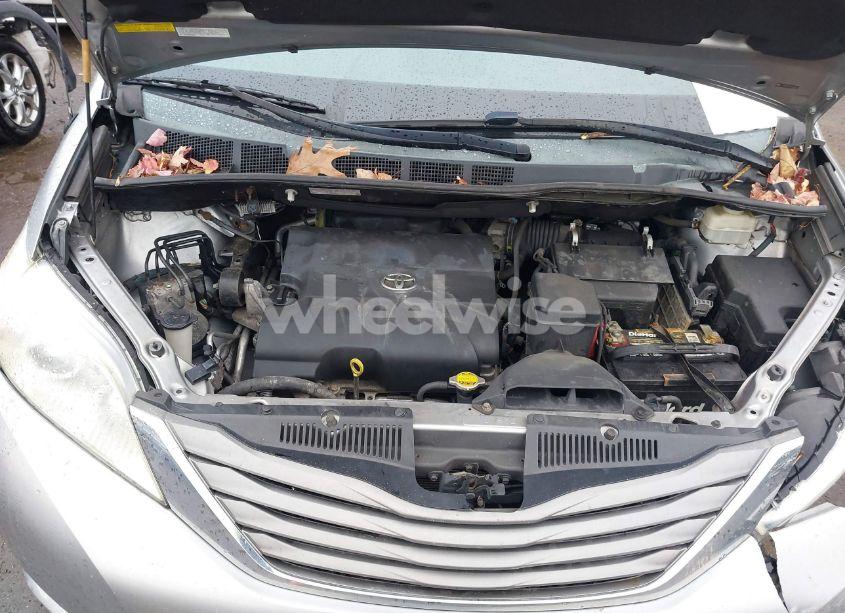 Photo 10 of 2013 Toyota Sienna XLE/LIMITED (VIN 5TDDK3DC5DS070243)