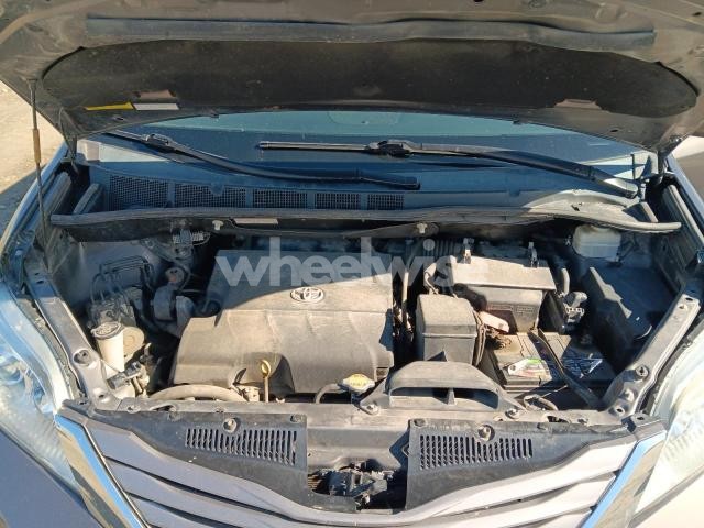 Photo 13 of 2015 TOYOTA SIENNA XLE (VIN 5TDDK3DC5FS094285)