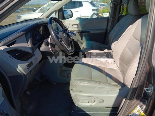 Photo 3 of 2015 TOYOTA SIENNA XLE (VIN 5TDDK3DC5FS094285)