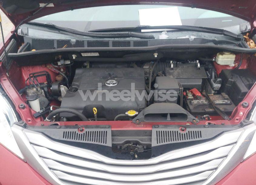 Photo 10 of 2015 Toyota Sienna XLE 7 PASSENGER (VIN 5TDDK3DC5FS106080)