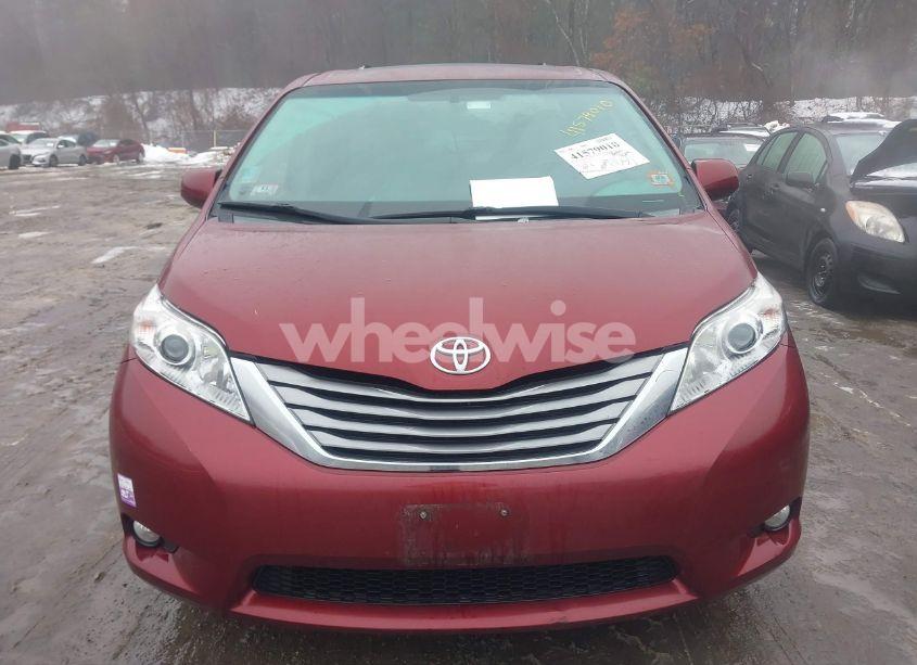 Photo 12 of 2015 Toyota Sienna XLE 7 PASSENGER (VIN 5TDDK3DC5FS106080)