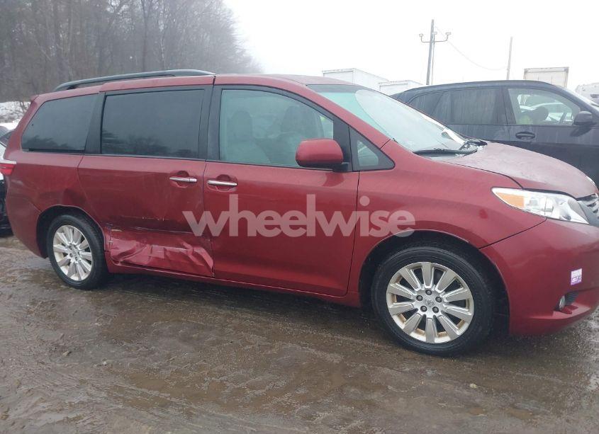 Photo 13 of 2015 Toyota Sienna XLE 7 PASSENGER (VIN 5TDDK3DC5FS106080)