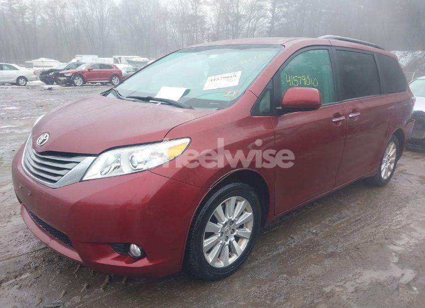 Photo 2 of 2015 Toyota Sienna XLE 7 PASSENGER (VIN 5TDDK3DC5FS106080)