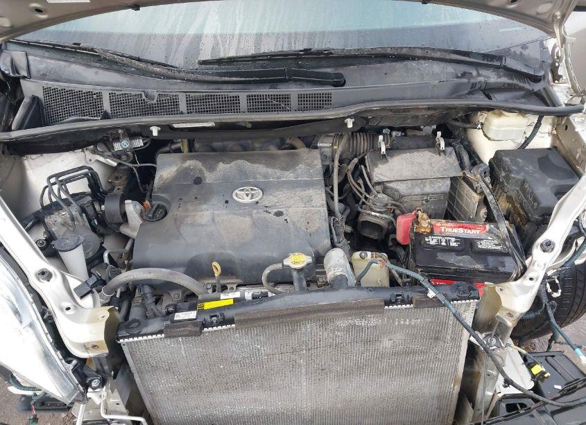 Photo 10 of 2016 Toyota Sienna XLE PREMIUM 7 PASSENGER (VIN 5TDDK3DC5GS142966)