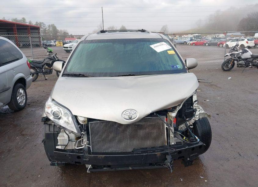 Photo 13 of 2016 Toyota Sienna XLE PREMIUM 7 PASSENGER (VIN 5TDDK3DC5GS142966)