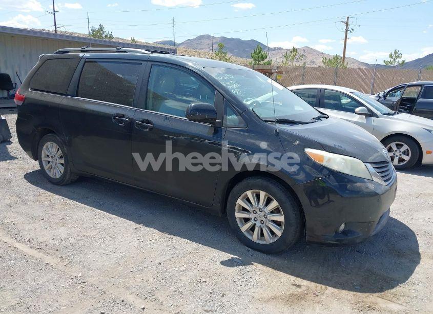 2011 Toyota Sienna XLE (VIN 5TDDK3DC6BS005317) main photo