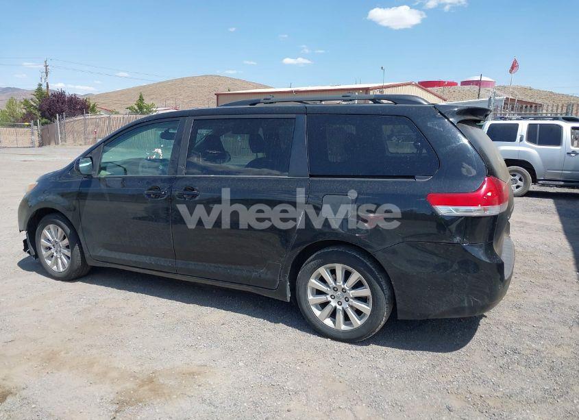 Photo 14 of 2011 Toyota Sienna XLE (VIN 5TDDK3DC6BS005317)