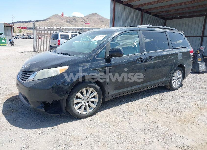 Photo 2 of 2011 Toyota Sienna XLE (VIN 5TDDK3DC6BS005317)