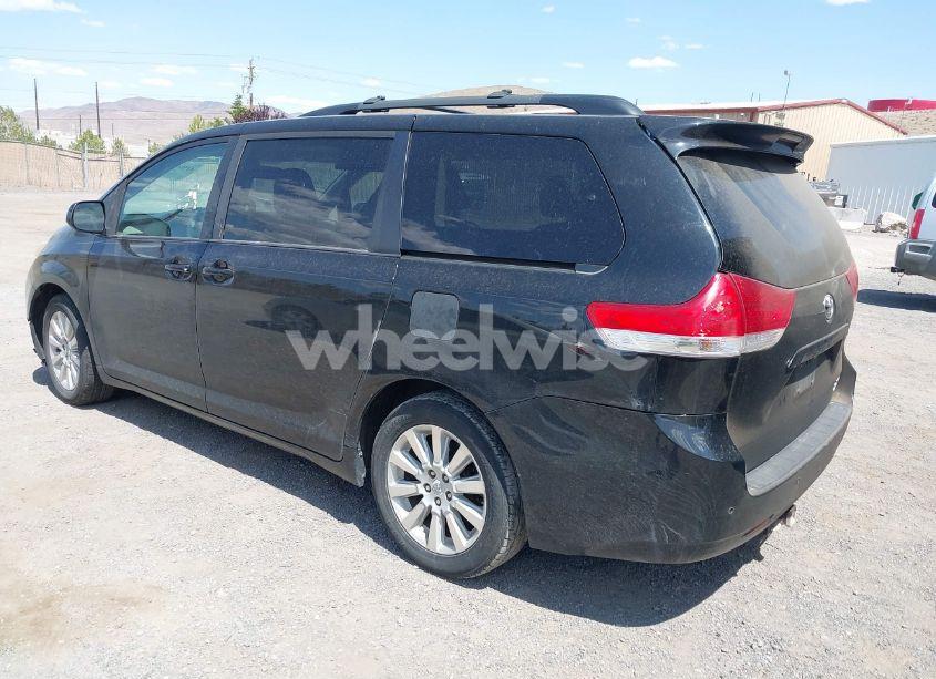 Photo 3 of 2011 Toyota Sienna XLE (VIN 5TDDK3DC6BS005317)