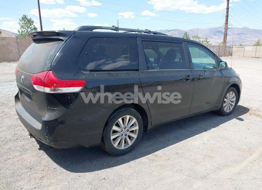 Photo 4 of 2011 Toyota Sienna XLE (VIN 5TDDK3DC6BS005317)