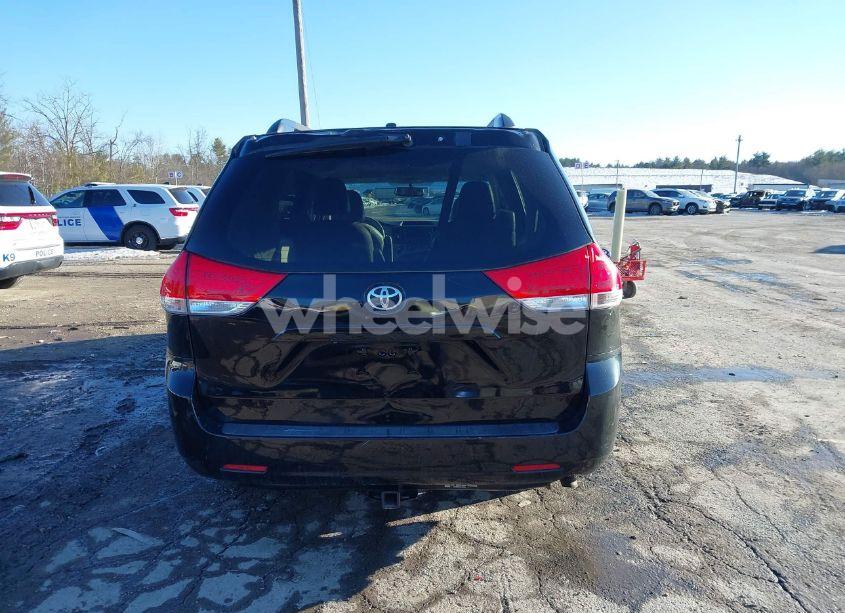 Photo 16 of 2011 Toyota Sienna XLE (VIN 5TDDK3DC6BS017578)